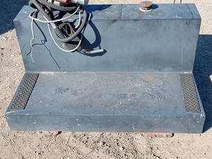 Pick-Up Truck Fuel Transfer Tank With Pump