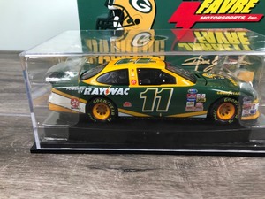 lot 25 image: 1999 Nascar Revell Collection Dale Jarrett Ford Taurus #11  Greenbay Packers 124 scale die cast stock car