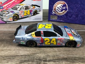 lot 70 image: 2000 Nascar Action Racing Collectibles Jeff Gordon #24 Monte Carlo  DuPont Nascar 2000 124 scale die cast stock car
