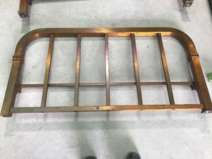 lot 8 image: Vintage 3004 SATIS Brass Head and foot board with bed frame