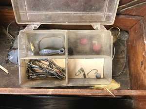 lot 114 image: Vintage wooden box with fishing tackle inside