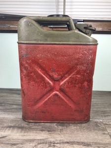 lot 116 image: Vintage Military Jerry Gas Can USMC CC-5L Conco 20 54 43