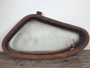 lot 122 image: Vintage auto window with frame