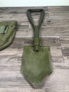 lot 127 image: Military tri-fold shovel with carrying case