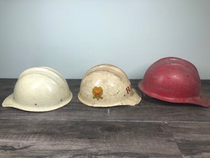lot 164 image: 3 - Vintage hard hats