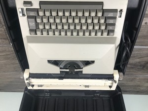 lot 169 image: Vintage SR 1000 type writer with case