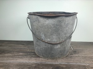 lot 174 image: Vintage Calf Ween metal bucket