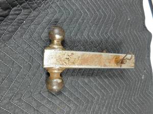 lot 219 image: 2 ball receiver