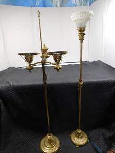 lot 260 image: 2 floor lamps