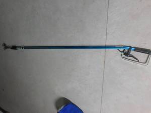 lot 269 image: Quick reach spray paint pole
