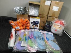 lot 279 image: Holiday craft items and more