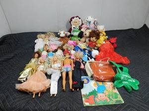lot 288 image: Barbies and stuffed animals and more