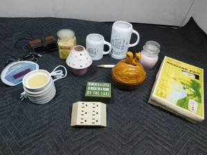 lot 293 image: Heating pad, alarm clocks, mugs and more