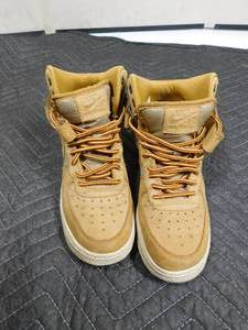lot 305 image: Kids Nike Air shoes