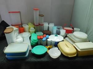 lot 311 image: Garbage bag full of Tupperware