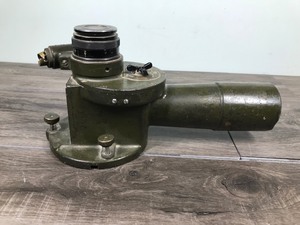 lot 397 image: Vintage WWII Military Elbow Telescope M17