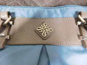 lot 200 image: Simply Vera Wang purse