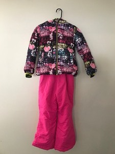 lot 407 image: Kids snow pants and jacket