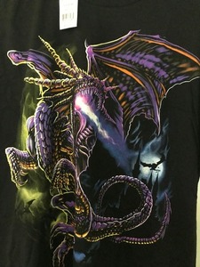 lot 411 image: T-Shirt with dragon picture on the front