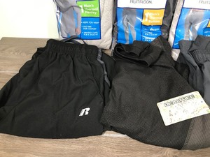lot 414 image: Lot of clothing