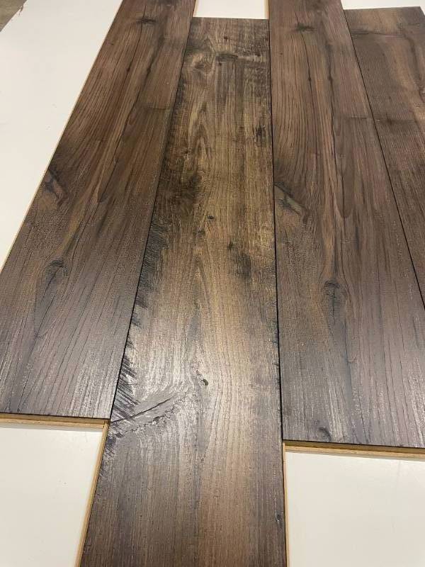 321 SF of Water Resistant Easy Install Laminate Flooring - 7.5x54 - II