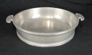 lot 85 image: Vintage Guardian Service Ware Chicken Fryer