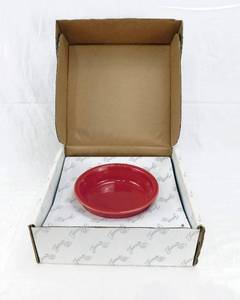 lot 35 image: New in Box Fiesta Classic 3 Piece in Scarlet
