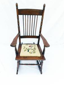 lot 5 image: Vintage Wood Rocking Chair with Embroidered Parrot Seat