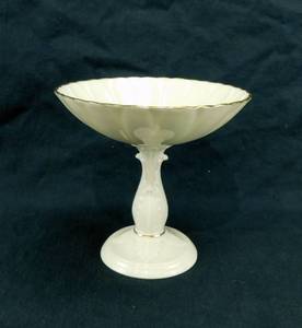 lot 153 image: Vintage Lenox Ivory Pedestal Candy Dish