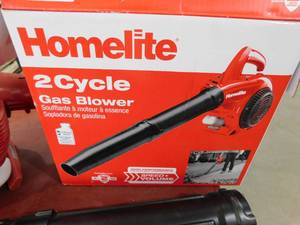 lot 140 image: Homelite  150 MPH 400 CFM 2-Cycle Handheld Gas Leaf Blower