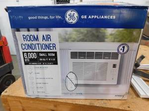 lot 142 image: GE  6,000 BTU 115-Volt Window Air Conditioner for Bedroom or 250 sq. ft. Rooms in White