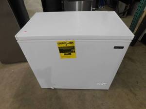 lot 209 image: New - Magic Chef  7.0 cu. ft. Chest Freezer in White