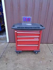 5 drawer Craftsman roller cabinet. Used condition. Drawers may need to be realigned. As shown.