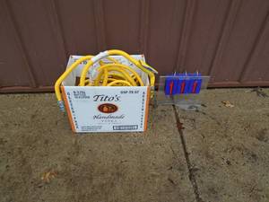 Box of 10 flexible gas lines. Some with brass fittings. As shown.