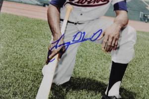 lot 181 image: Tony Oliva 8x10 Photograph Autograph