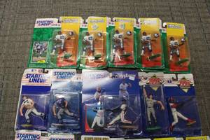 lot 260 image: Kenner Starting Lineup Baseball & Football Lot  17 Figures