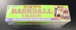 lot 302 image: 1987 Topps Baseball Factory Sealed Complete Set