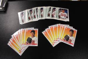 lot 373 image: 1991 Mike Mussina Rookie Card Lot  51 Rookie Cards