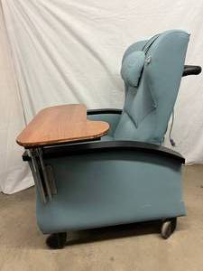 WOW MSRP $8000 LUXURY COMFORT &amp STYLE Nemschoff Serenity 3 Geri Chair Recliner With Oversized Swing Over Table, Slide Out Foot Rest &amp Switch On Heat With The Press Of A Button - Excellent Working Condition - Scuffs On Table Side&nbsp&nbsp