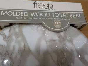Fresh Home Molded Wood Toilet Seat.