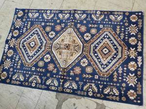 28 x 45 Accent Rug.