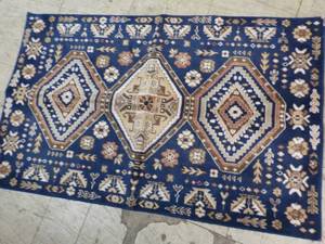 28 x 45 Accent Rug.