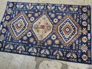 28 x 45 Accent Rug.