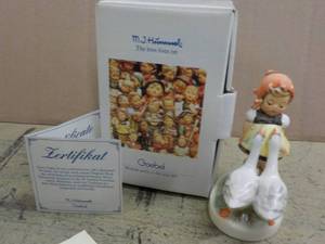 MJ Hummel Goebel 5 Girl Figurine