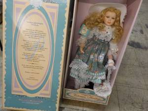 Victoria Heritage Collector Doll