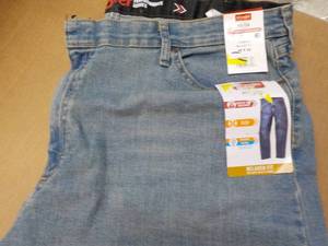 Wrangler Jeans size 42 x 32.