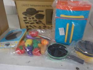 Joyin Refrigerator and Toy Food Set...