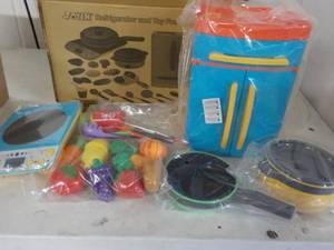 Joyin Refrigerator and Toy Food Set...