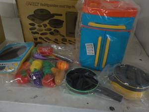 Joyin Refrigerator and Toy Food Set...