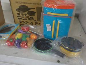 Joyin Refrigerator and Toy Food Set...